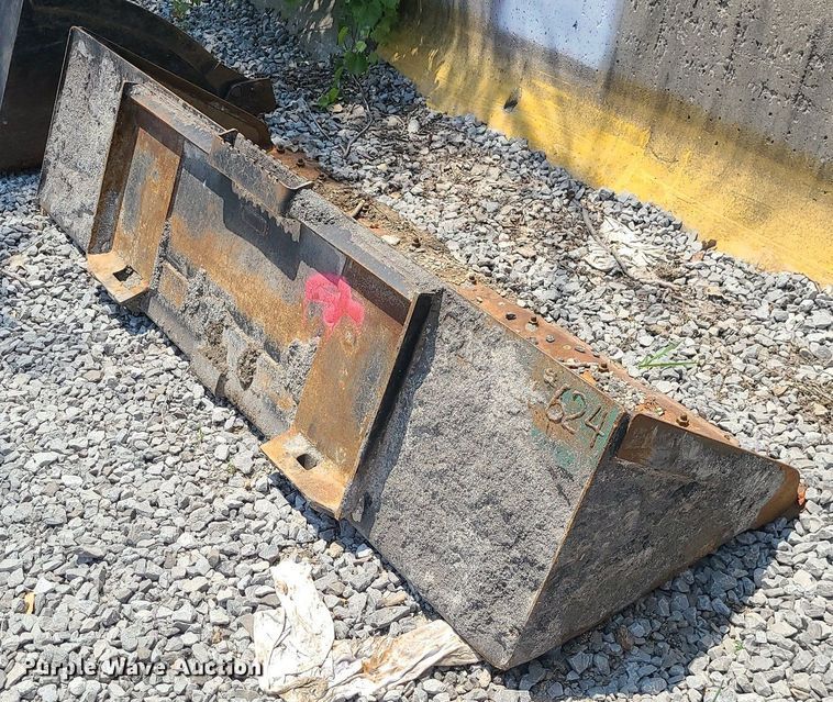 image for item LE9166 80"W skid steer bucket