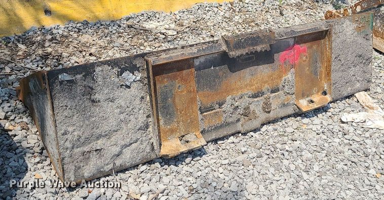 image for item LE9166 80"W skid steer bucket