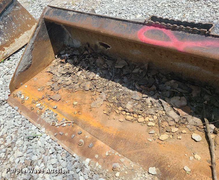 image for item LE9166 80"W skid steer bucket