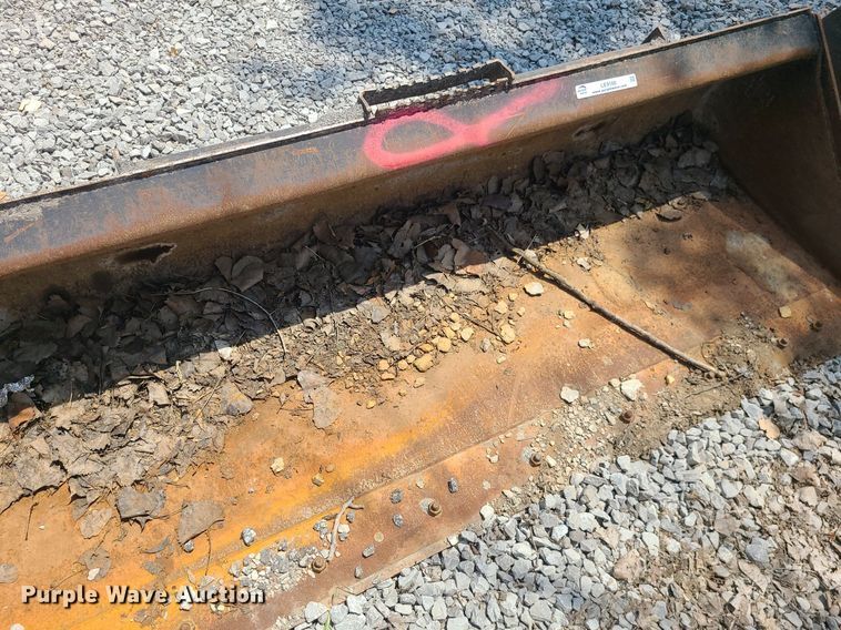 image for item LE9166 80"W skid steer bucket