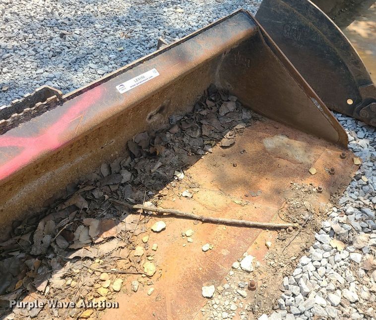 image for item LE9166 80"W skid steer bucket