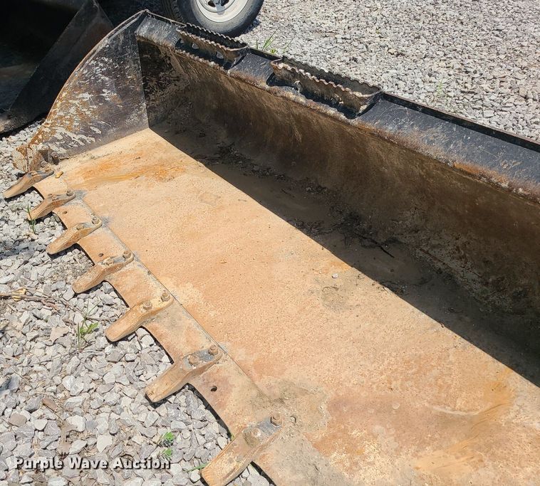 image for item LE9167 86"W skid steer bucket