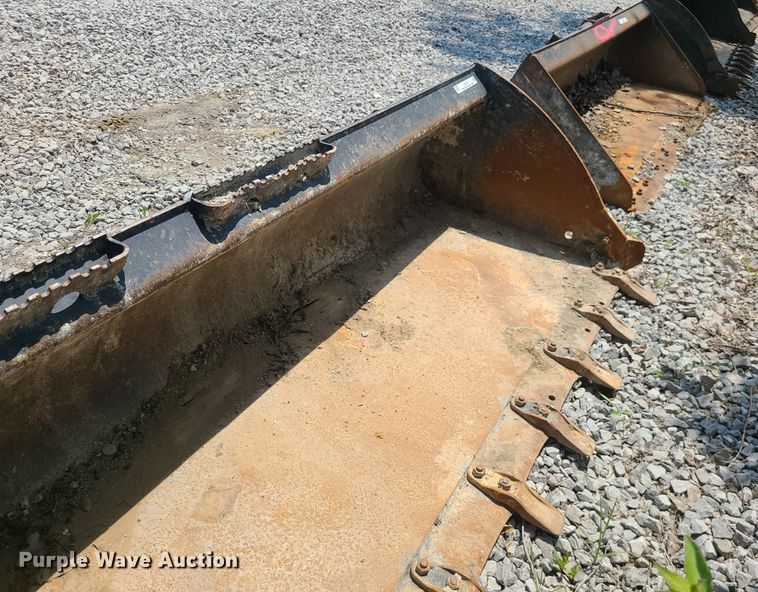 image for item LE9167 86"W skid steer bucket