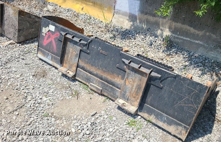 image for item LE9167 86"W skid steer bucket