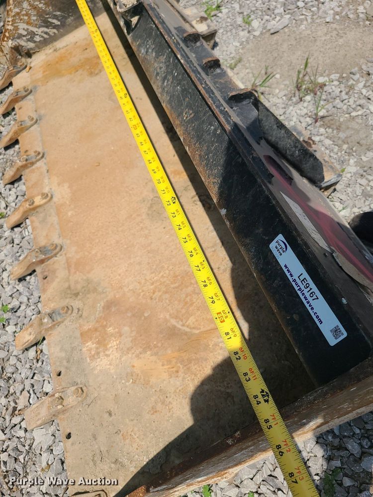 image for item LE9167 86"W skid steer bucket