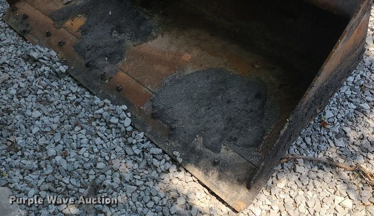 image for item LE9168 74"W skid steer bucket