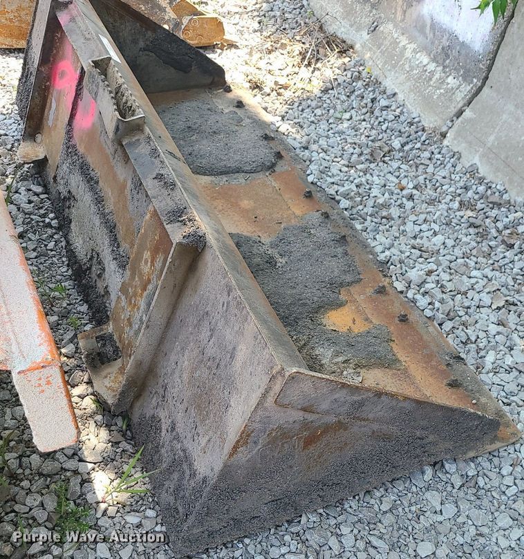 image for item LE9168 74"W skid steer bucket