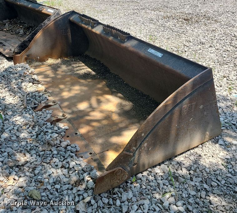 image for item LE9169 80"W skid steer bucket