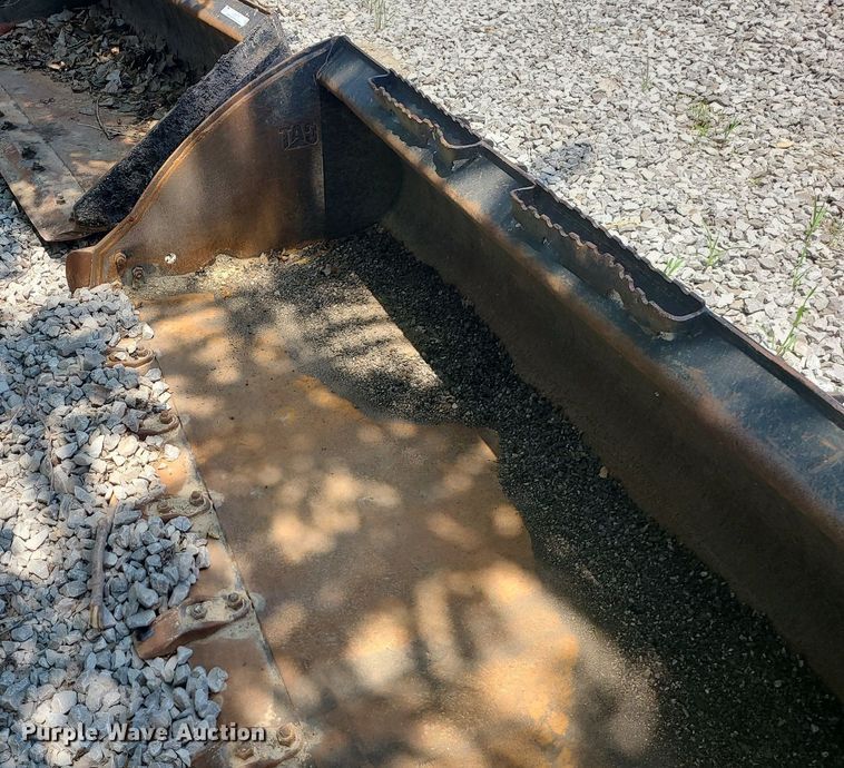 image for item LE9169 80"W skid steer bucket