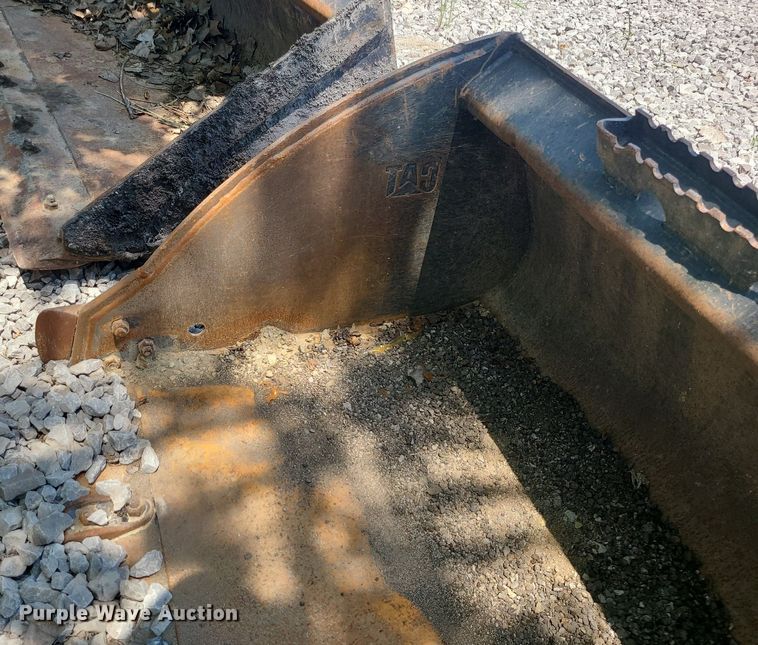 image for item LE9169 80"W skid steer bucket