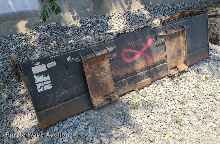 image for item LE9169 80"W skid steer bucket