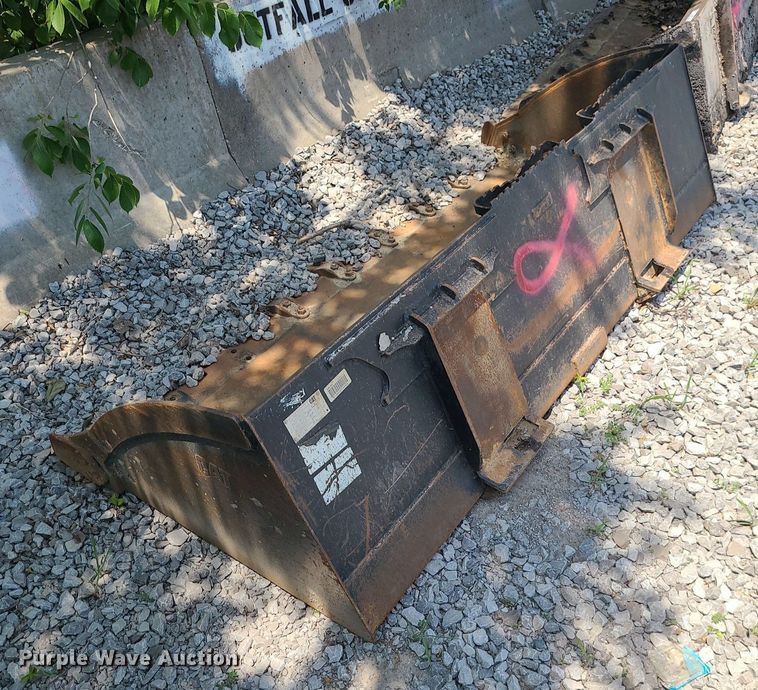 image for item LE9169 80"W skid steer bucket