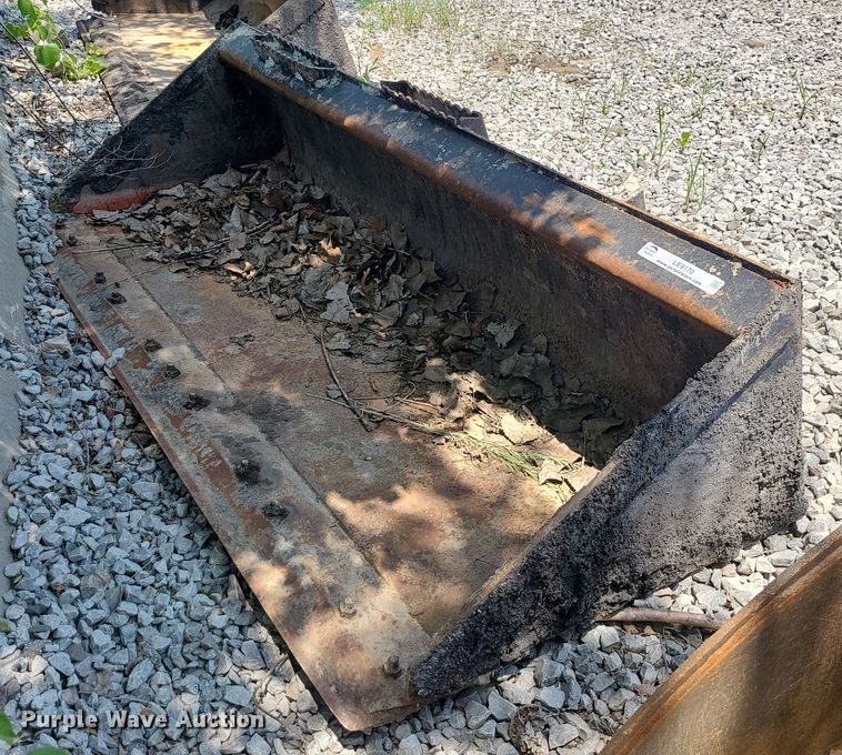 image for item LE9170 74"W skid steer bucket
