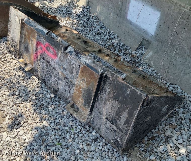 image for item LE9170 74"W skid steer bucket