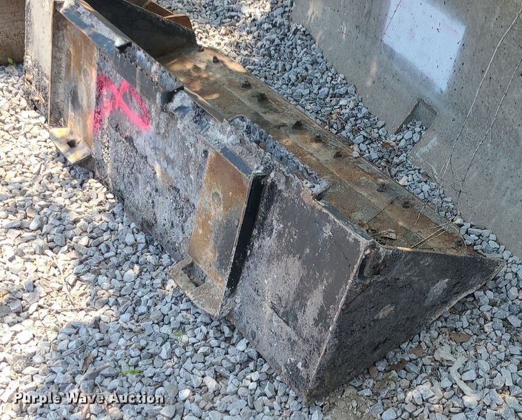 image for item LE9170 74"W skid steer bucket