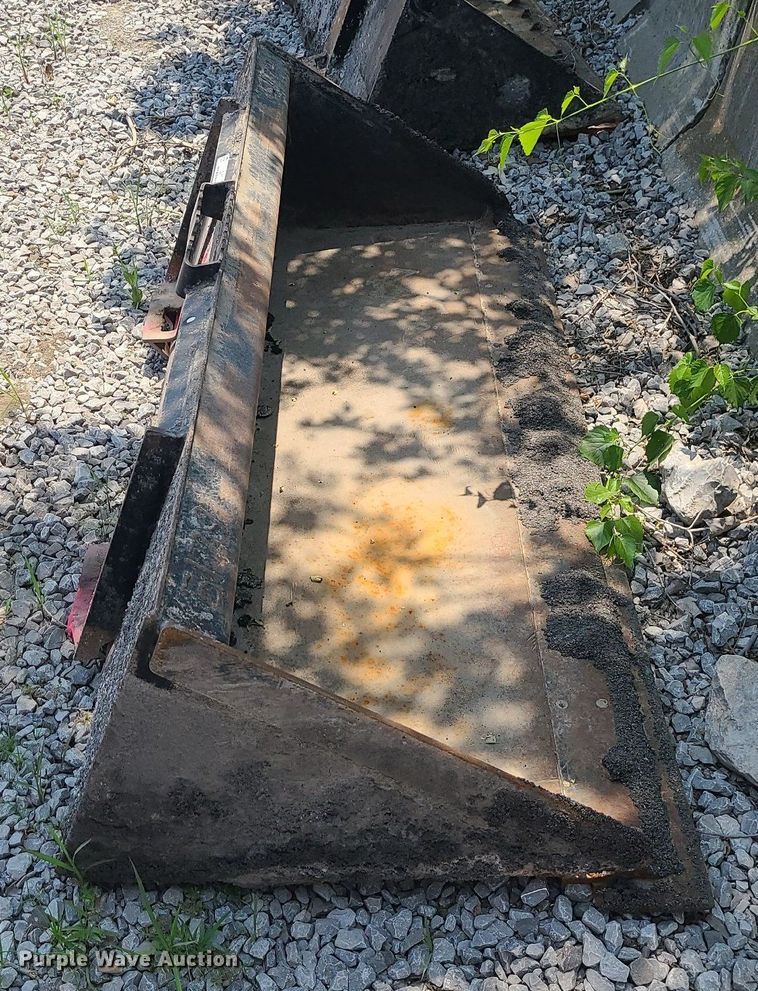 image for item LE9171 74"W skid steer bucket
