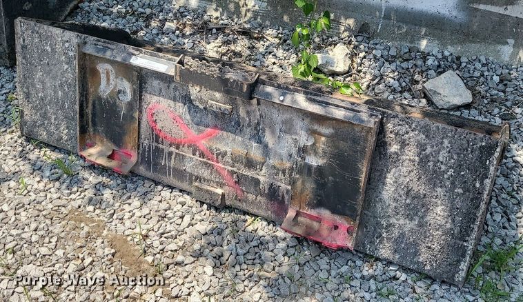 image for item LE9171 74"W skid steer bucket