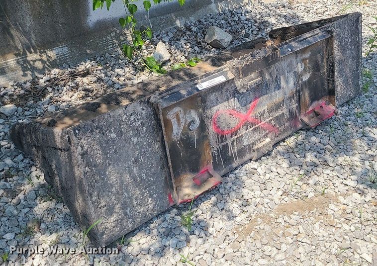 image for item LE9171 74"W skid steer bucket