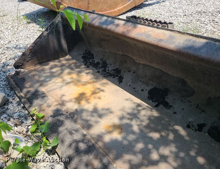 image for item LE9171 74"W skid steer bucket