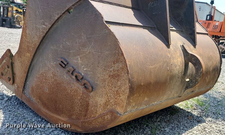 image for item LE9172 Esco  60"W excavator bucket