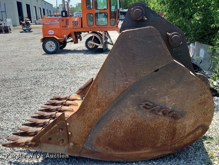 image for item LE9172 Esco  60"W excavator bucket