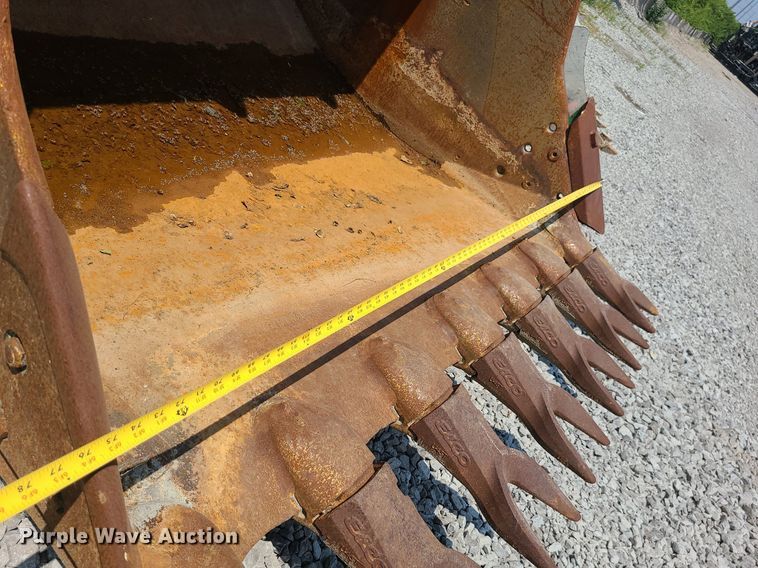 image for item LE9172 Esco  60"W excavator bucket