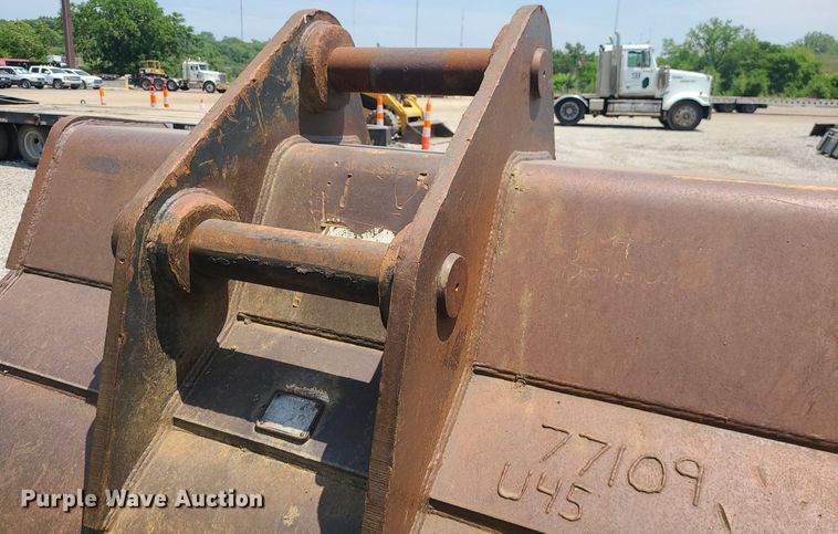 image for item LE9172 Esco  60"W excavator bucket