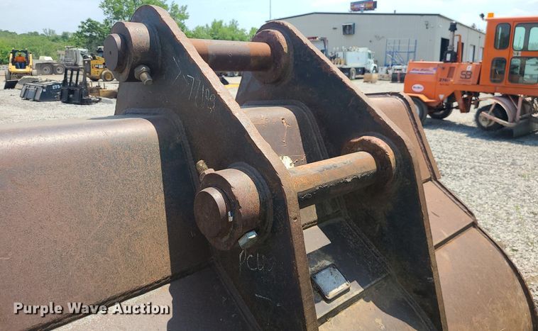 image for item LE9172 Esco  60"W excavator bucket