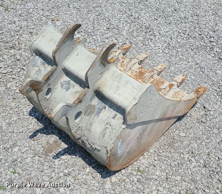 image for item LE9173 30"W excavator bucket