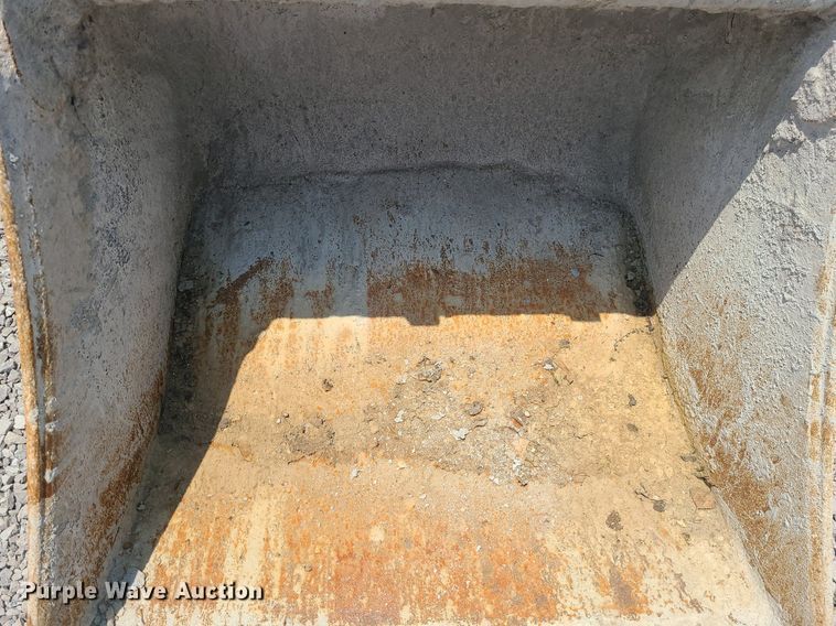 image for item LE9173 30"W excavator bucket