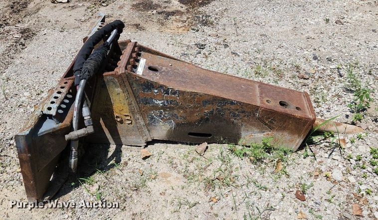 image for item LE9178 Stanley MB5560  skid steer breaker