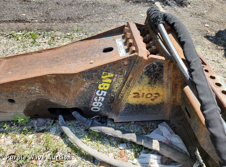 image for item LE9178 Stanley MB5560  skid steer breaker
