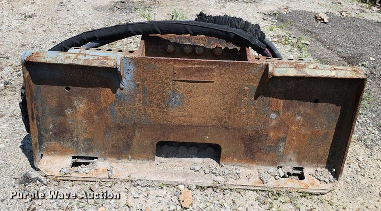 image for item LE9178 Stanley MB5560  skid steer breaker