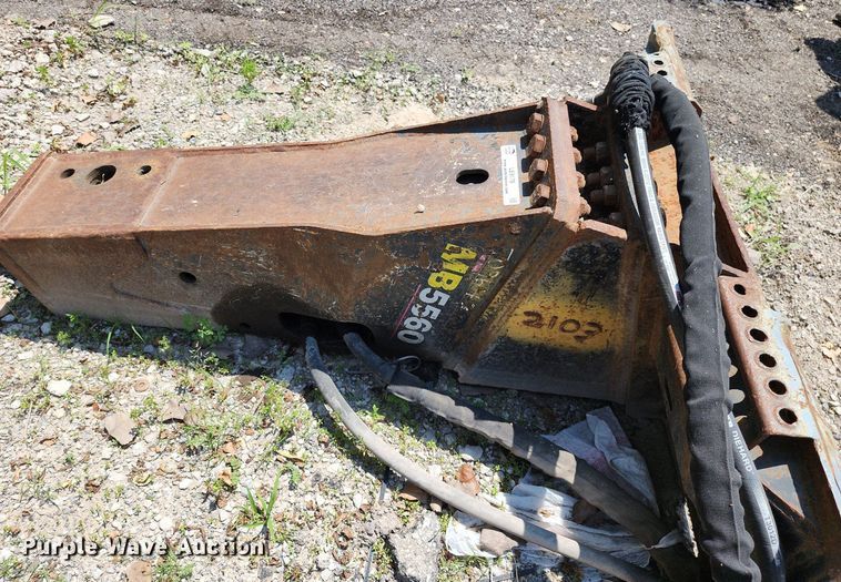 image for item LE9178 Stanley MB5560  skid steer breaker