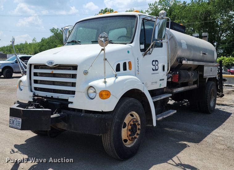 image for item LE9179 2006 Sterling L-Line  oil distributor truck