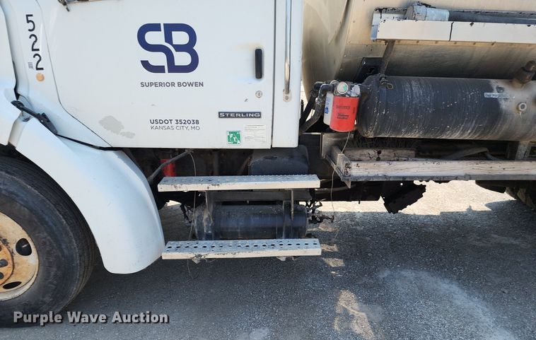 image for item LE9179 2006 Sterling L-Line  oil distributor truck