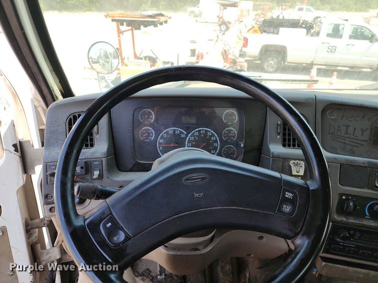 image for item LE9179 2006 Sterling L-Line  oil distributor truck