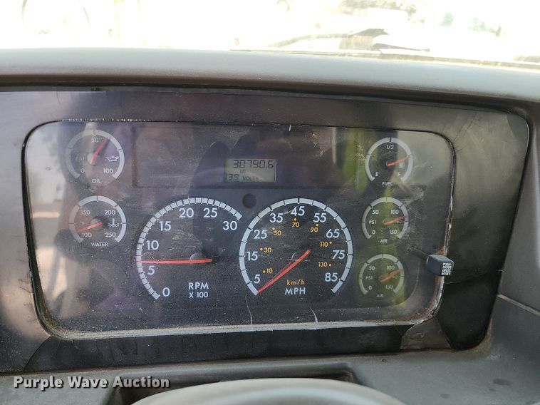 image for item LE9179 2006 Sterling L-Line  oil distributor truck