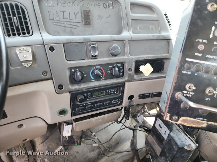 image for item LE9179 2006 Sterling L-Line  oil distributor truck