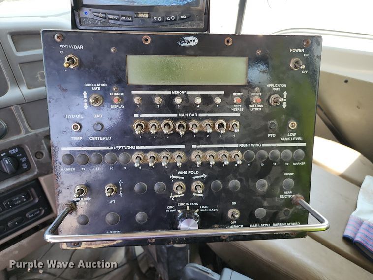 image for item LE9179 2006 Sterling L-Line  oil distributor truck