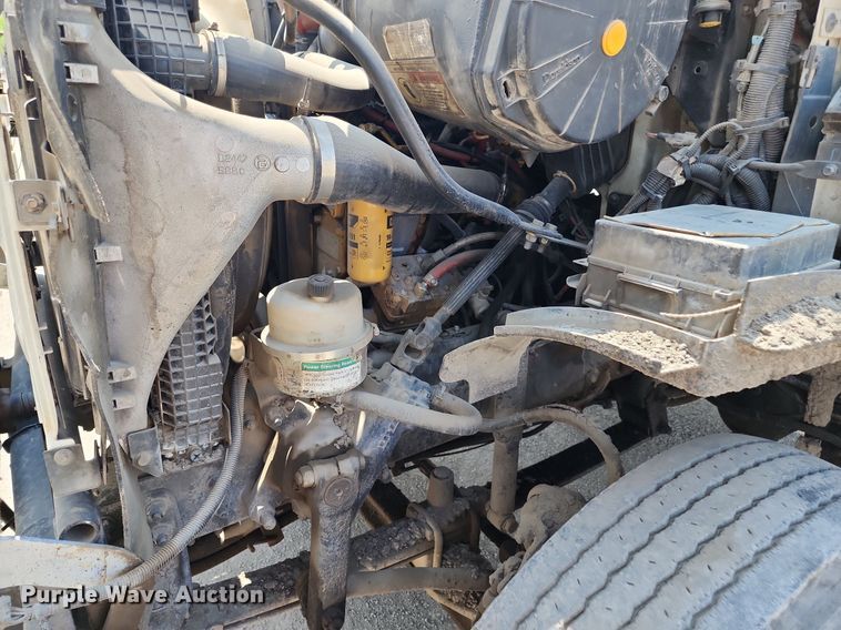 image for item LE9179 2006 Sterling L-Line  oil distributor truck