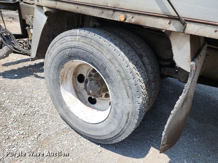 image for item LE9179 2006 Sterling L-Line  oil distributor truck