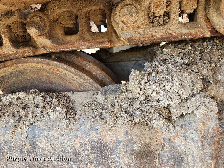 image for item LE9181 2003 John Deere 230C LC  excavator