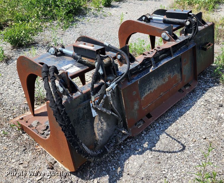 image for item LE9182 86"W skid steer grapple bucket