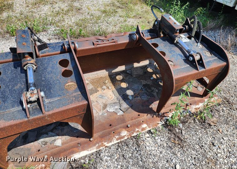 image for item LE9182 86"W skid steer grapple bucket