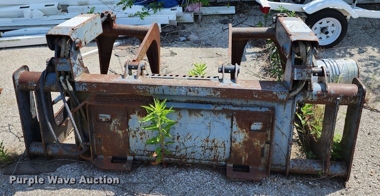 image for item LE9183 84"W skid steer grapple bucket