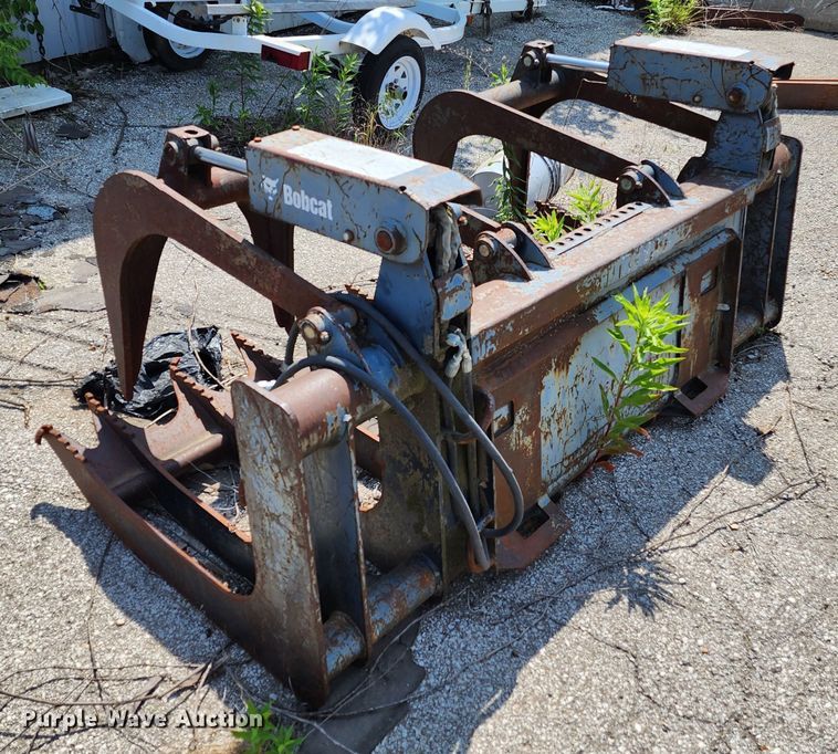 image for item LE9183 84"W skid steer grapple bucket