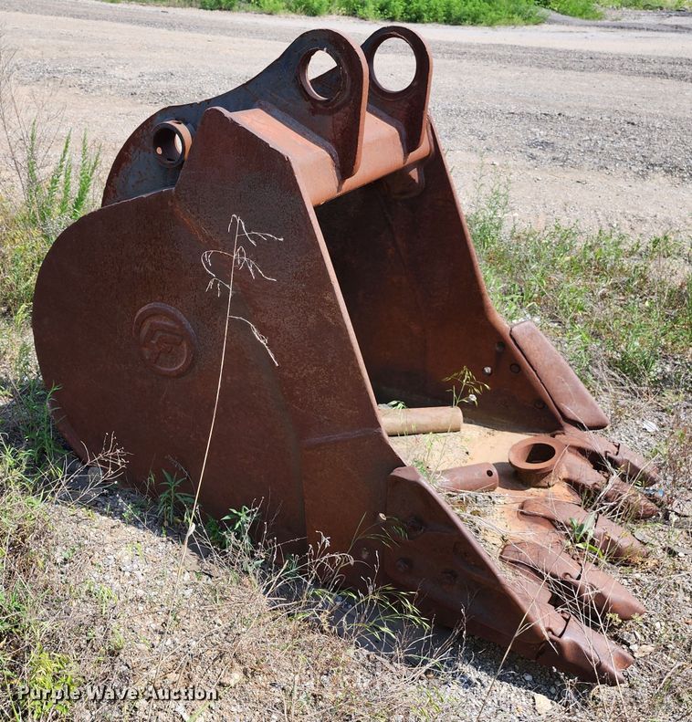image for item LE9185 CF  48"W excavator bucket