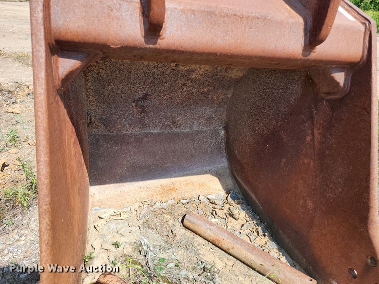 image for item LE9185 CF  48"W excavator bucket