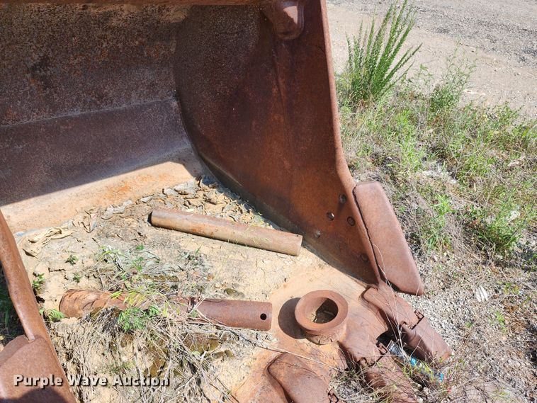 image for item LE9185 CF  48"W excavator bucket